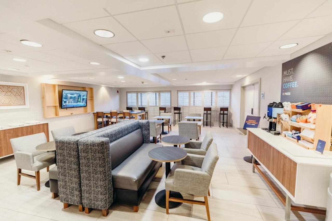 Holiday Inn Express Atlanta - Northeast I-85 - Clairmont Road By Ihg Экстерьер фото